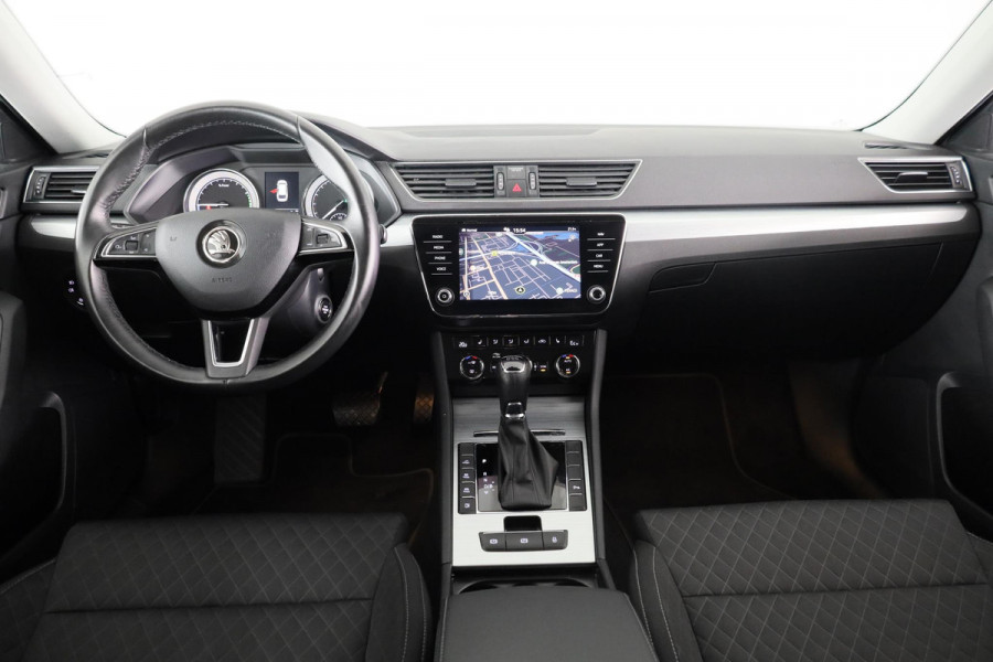 Škoda Superb Combi 1.4 TSI iV Business Edition 218PK PHEV | Navigatie | Parkeersensoren | Stoelverwarming | Keyless entry |