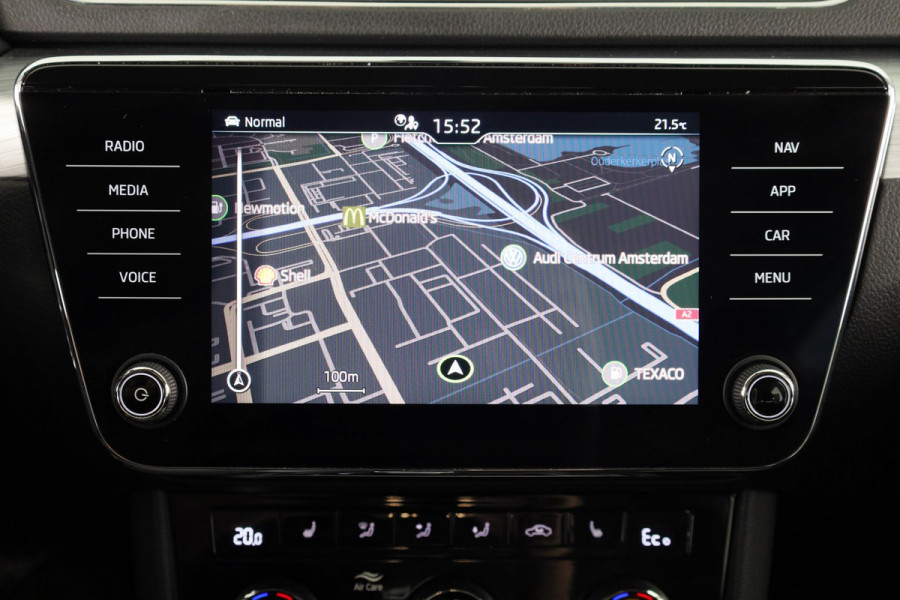 Škoda Superb Combi 1.4 TSI iV Business Edition 218PK PHEV | Navigatie | Parkeersensoren | Stoelverwarming | Keyless entry |