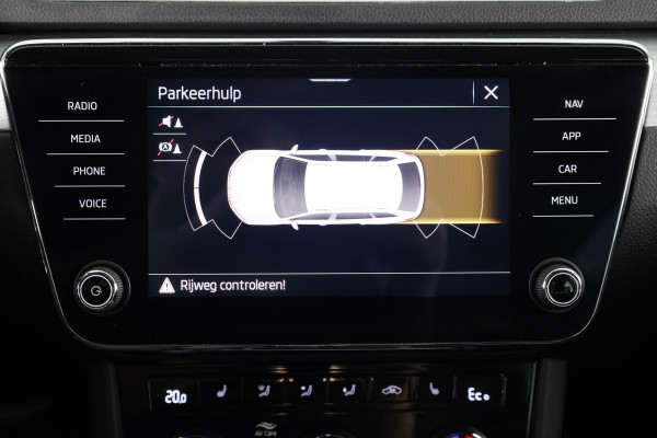 Škoda Superb Combi 1.4 TSI iV Business Edition 218PK PHEV | Navigatie | Parkeersensoren | Stoelverwarming | Keyless entry |