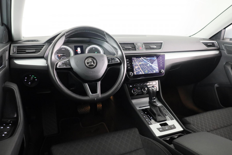 Škoda Superb Combi 1.4 TSI iV Business Edition 218PK PHEV | Navigatie | Parkeersensoren | Stoelverwarming | Keyless entry |