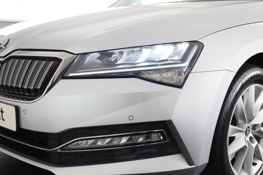 Škoda Superb Combi 1.4 TSI iV Business Edition 218PK PHEV | Navigatie | Parkeersensoren | Stoelverwarming | Keyless entry |
