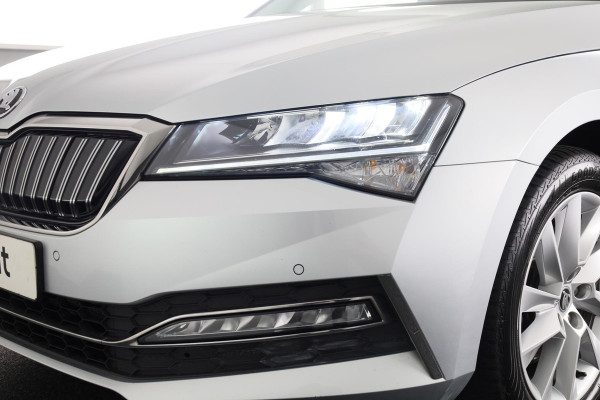 Škoda Superb Combi 1.4 TSI iV Business Edition 218PK PHEV | Navigatie | Parkeersensoren | Stoelverwarming | Keyless entry |