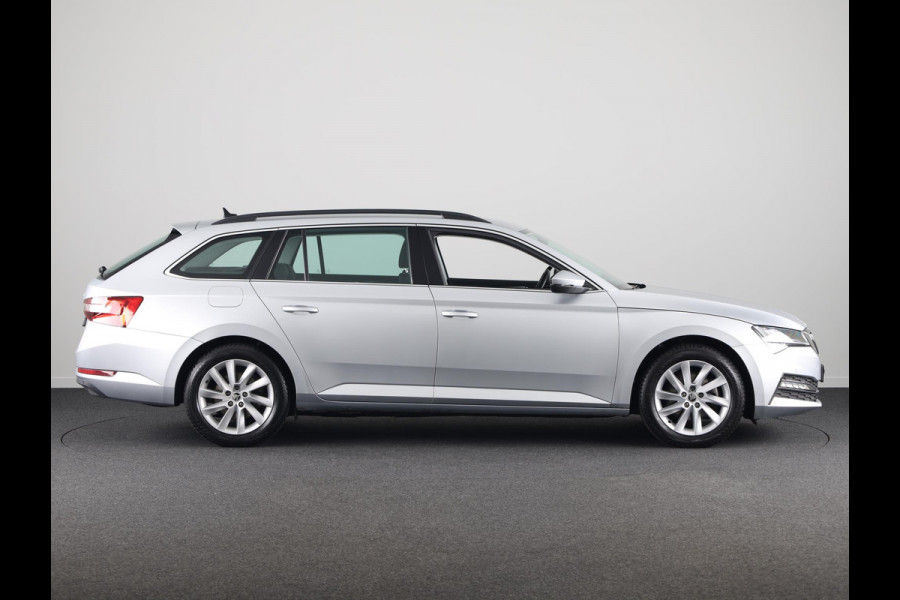 Škoda Superb Combi 1.4 TSI iV Business Edition 218PK PHEV | Navigatie | Parkeersensoren | Stoelverwarming | Keyless entry |