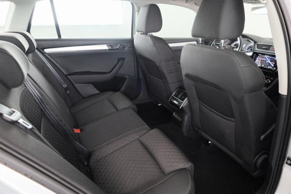 Škoda Superb Combi 1.4 TSI iV Business Edition 218PK PHEV | Navigatie | Parkeersensoren | Stoelverwarming | Keyless entry |