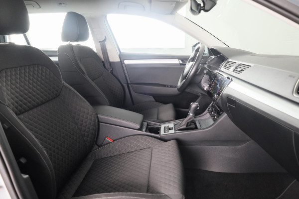 Škoda Superb Combi 1.4 TSI iV Business Edition 218PK PHEV | Navigatie | Parkeersensoren | Stoelverwarming | Keyless entry |