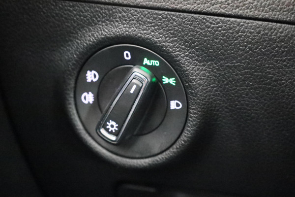 Škoda Superb Combi 1.4 TSI iV Business Edition 218PK PHEV | Navigatie | Parkeersensoren | Stoelverwarming | Keyless entry |