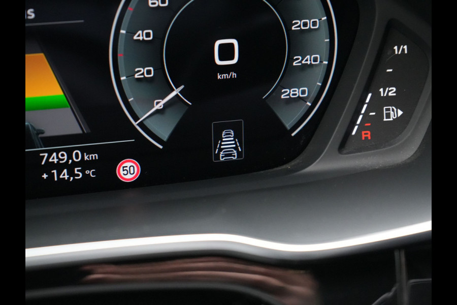 Audi Q3 45 TFSI e S edition PHEV 245pk Dealer O.H. | Adaptive Cruise | Camera | Matrix LED | Sonos Audio | Alcantara Sportstoelen Memory & Verwarmd | Sfeerverlichting | S Line Interieur | Keyless | Blis | Navigatie | DAB | Plug In Hybrid |