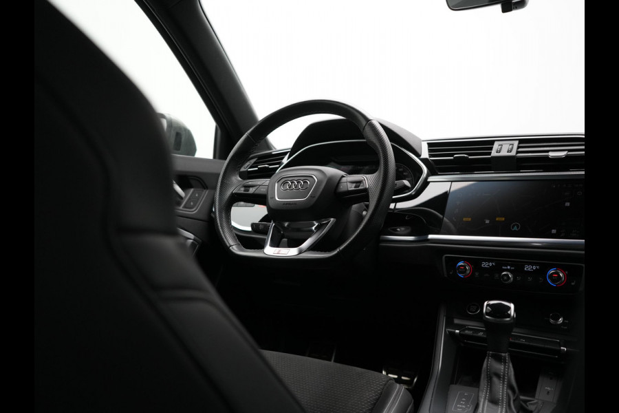 Audi Q3 45 TFSI e S edition PHEV 245pk Dealer O.H. | Adaptive Cruise | Camera | Matrix LED | Sonos Audio | Alcantara Sportstoelen Memory & Verwarmd | Sfeerverlichting | S Line Interieur | Keyless | Blis | Navigatie | DAB | Plug In Hybrid |