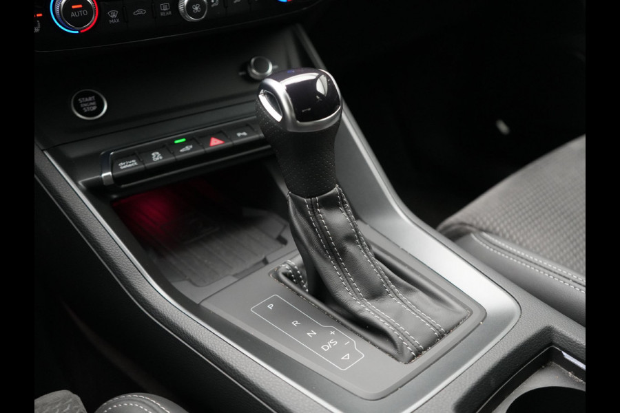 Audi Q3 45 TFSI e S edition PHEV 245pk Dealer O.H. | Adaptive Cruise | Camera | Matrix LED | Sonos Audio | Alcantara Sportstoelen Memory & Verwarmd | Sfeerverlichting | S Line Interieur | Keyless | Blis | Navigatie | DAB | Plug In Hybrid |