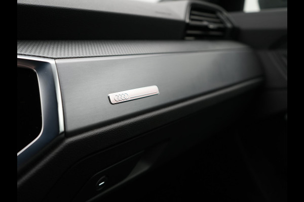 Audi Q3 45 TFSI e S edition PHEV 245pk Dealer O.H. | Adaptive Cruise | Camera | Matrix LED | Sonos Audio | Alcantara Sportstoelen Memory & Verwarmd | Sfeerverlichting | S Line Interieur | Keyless | Blis | Navigatie | DAB | Plug In Hybrid |