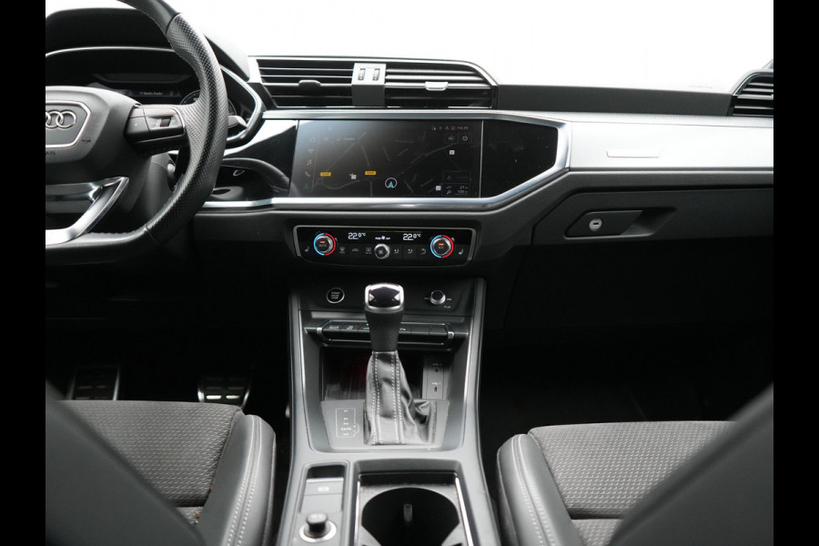 Audi Q3 45 TFSI e S edition PHEV 245pk Dealer O.H. | Adaptive Cruise | Camera | Matrix LED | Sonos Audio | Alcantara Sportstoelen Memory & Verwarmd | Sfeerverlichting | S Line Interieur | Keyless | Blis | Navigatie | DAB | Plug In Hybrid |