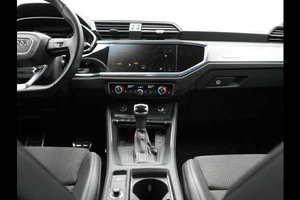 Audi Q3 45 TFSI e S edition PHEV 245pk Dealer O.H. | Adaptive Cruise | Camera | Matrix LED | Sonos Audio | Alcantara Sportstoelen Memory & Verwarmd | Sfeerverlichting | S Line Interieur | Keyless | Blis | Navigatie | DAB | Plug In Hybrid |