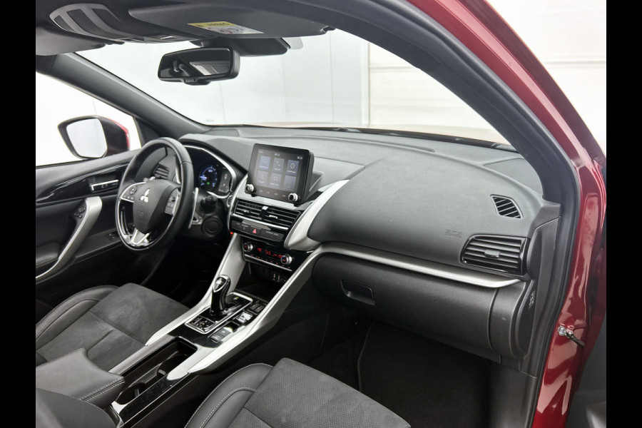 Mitsubishi Eclipse Cross 2.4 PHEV Intense+ Hybride / Navigatie / 1/2 Leder / Pdc. / Airco-ecc./ Radio multimedia / Apk 07-2026