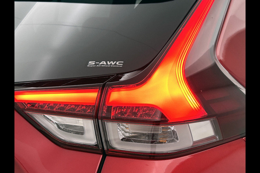 Mitsubishi Eclipse Cross 2.4 PHEV Intense+ Hybride / Navigatie / 1/2 Leder / Pdc. / Airco-ecc./ Radio multimedia / Apk 07-2026