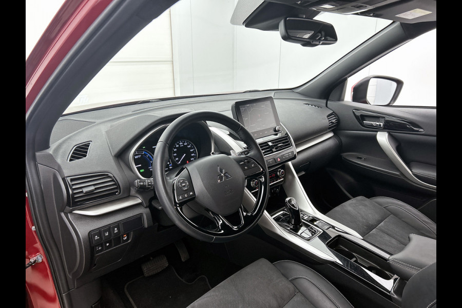 Mitsubishi Eclipse Cross 2.4 PHEV Intense+ Hybride / Navigatie / 1/2 Leder / Pdc. / Airco-ecc./ Radio multimedia / Apk 07-2026