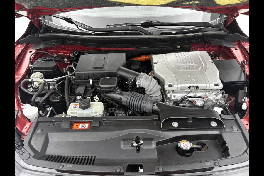 Mitsubishi Eclipse Cross 2.4 PHEV Intense+ Hybride / Navigatie / 1/2 Leder / Pdc. / Airco-ecc./ Radio multimedia / Apk 07-2026