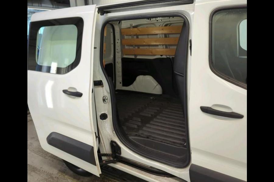 Peugeot Partner 1.2 Benzine 111PK Euro6 Premium / Airco / Navigatie / Cruise-ctr. / Schuifdeur + Raam / Radio multimedia / Apk nieuw
