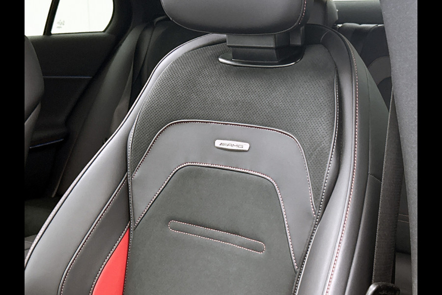 Mercedes-Benz E-Klasse AMG 53 4MATIC+ / NL Auto / Luchtvering (AMG RIDE CONTROL) / Panoramadak / Night Pakket / MBUX Superscreen / Achterasbesturing / Burmester / Plug-in hybride / Elektrisch rijbereik tot ca. 100 km /