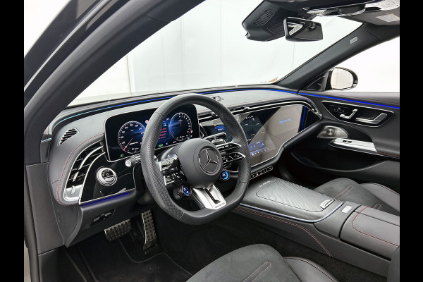 Mercedes-Benz E-Klasse AMG 53 4MATIC+ / NL Auto / Luchtvering (AMG RIDE CONTROL) / Panoramadak / Night Pakket / MBUX Superscreen / Achterasbesturing / Burmester / Plug-in hybride / Elektrisch rijbereik tot ca. 100 km /