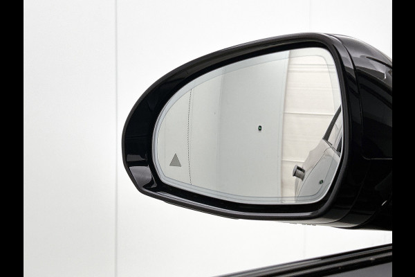 Mercedes-Benz E-Klasse AMG 53 4MATIC+ / NL Auto / Luchtvering (AMG RIDE CONTROL) / Panoramadak / Night Pakket / MBUX Superscreen / Achterasbesturing / Burmester / Plug-in hybride / Elektrisch rijbereik tot ca. 100 km /