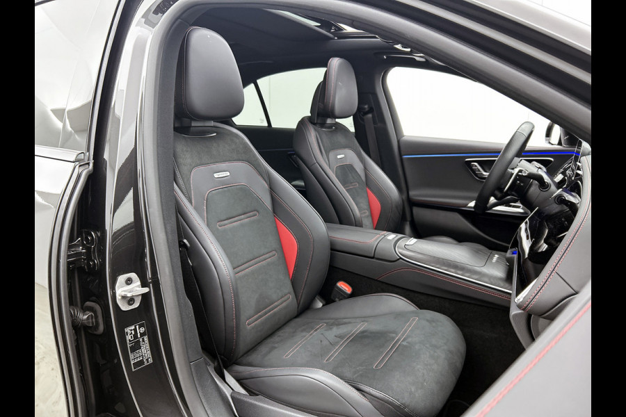 Mercedes-Benz E-Klasse AMG 53 4MATIC+ / NL Auto / Luchtvering (AMG RIDE CONTROL) / Panoramadak / Night Pakket / MBUX Superscreen / Achterasbesturing / Burmester / Plug-in hybride / Elektrisch rijbereik tot ca. 100 km /