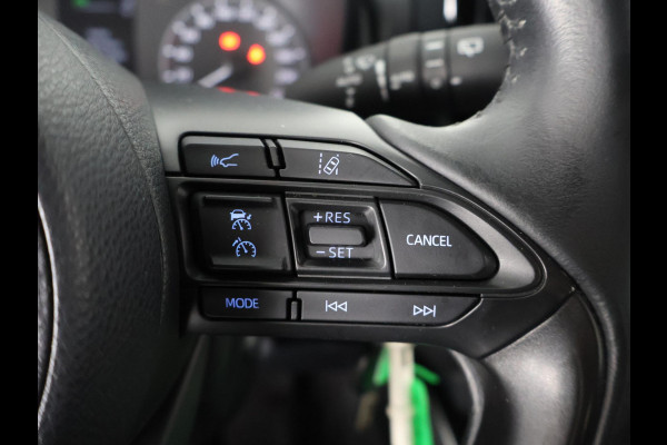 Toyota Yaris 1.5 HYBRID ACTIVE 1e EIG BLUELINE GARANTIE 2-2031 DEALER AUTO ! CARPLAY NAVIGATIE . SLECHTS 45.000 KM