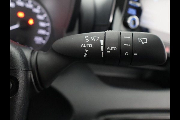 Toyota Yaris 1.5 HYBRID ACTIVE 1e EIG BLUELINE GARANTIE 2-2031 DEALER AUTO ! CARPLAY NAVIGATIE . SLECHTS 45.000 KM