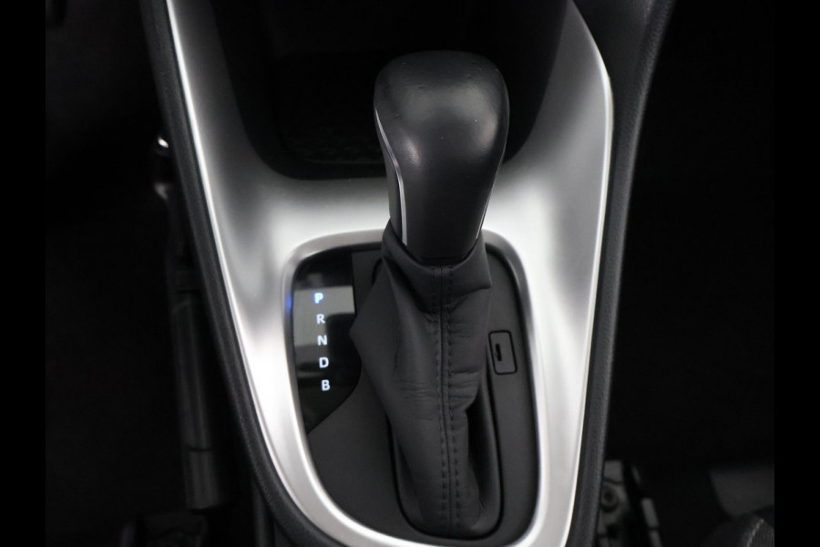 Toyota Yaris 1.5 HYBRID ACTIVE 1e EIG BLUELINE GARANTIE 2-2031 DEALER AUTO ! CARPLAY NAVIGATIE . SLECHTS 45.000 KM