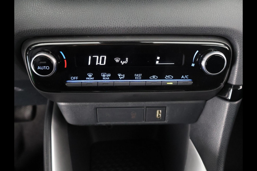 Toyota Yaris 1.5 HYBRID ACTIVE 1e EIG BLUELINE GARANTIE 2-2031 DEALER AUTO ! CARPLAY NAVIGATIE . SLECHTS 45.000 KM