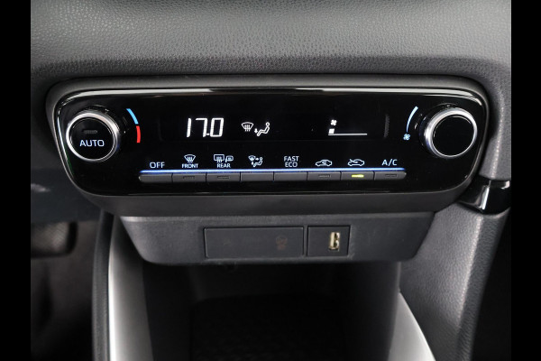 Toyota Yaris 1.5 HYBRID ACTIVE 1e EIG BLUELINE GARANTIE 2-2031 DEALER AUTO ! CARPLAY NAVIGATIE . SLECHTS 45.000 KM