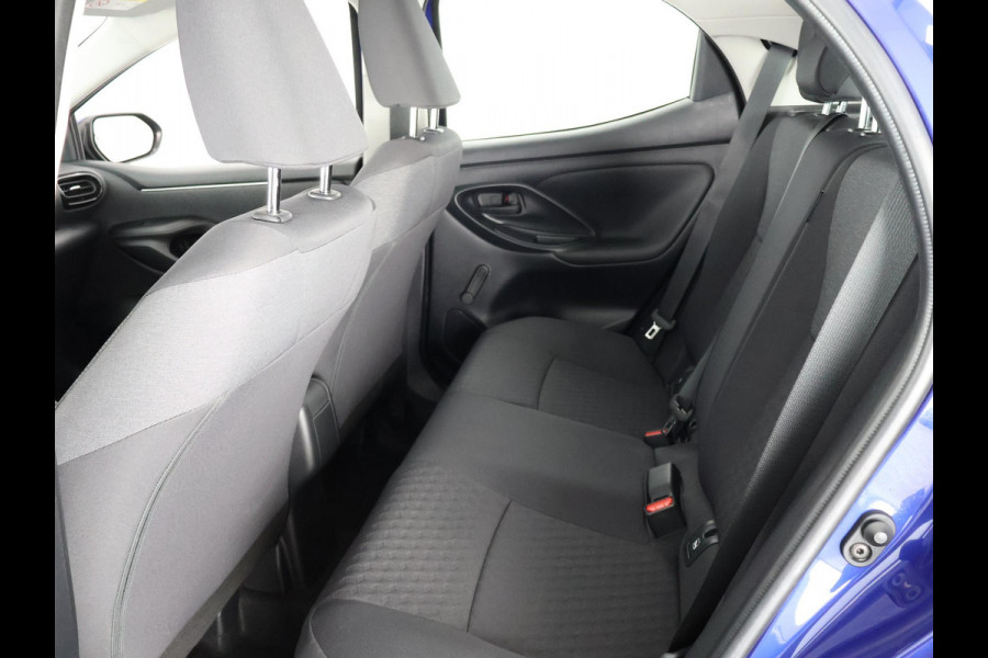 Toyota Yaris 1.5 HYBRID ACTIVE 1e EIG BLUELINE GARANTIE 2-2031 DEALER AUTO ! CARPLAY NAVIGATIE . SLECHTS 45.000 KM