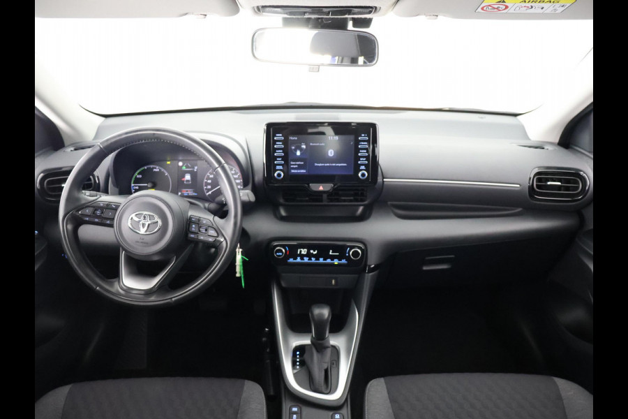 Toyota Yaris 1.5 HYBRID ACTIVE 1e EIG BLUELINE GARANTIE 2-2031 DEALER AUTO ! CARPLAY NAVIGATIE . SLECHTS 45.000 KM