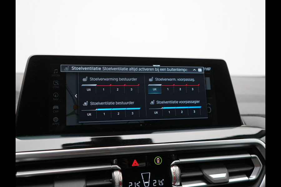 BMW X3 xDrive30e High Executive FACELIFT PHEV 293pk | Trekhaak Af Fabriek | Head Up | Camera | Harman / Kardon | Lederen Sportstoelen Memory & Ventilatie | Keyless | Blis | Stoelen & Stuur Verwarmd | Apple Carplay | Navigatie | DAB | Plug In Hybrid |