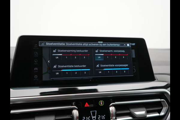 BMW X3 xDrive30e High Executive FACELIFT PHEV 293pk | Trekhaak Af Fabriek | Head Up | Camera | Harman / Kardon | Lederen Sportstoelen Memory & Ventilatie | Keyless | Blis | Stoelen & Stuur Verwarmd | Apple Carplay | Navigatie | DAB | Plug In Hybrid |