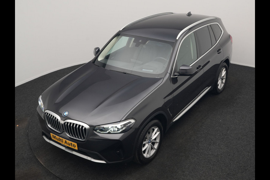 BMW X3 xDrive30e High Executive FACELIFT PHEV 293pk | Trekhaak Af Fabriek | Head Up | Camera | Harman / Kardon | Lederen Sportstoelen Memory & Ventilatie | Keyless | Blis | Stoelen & Stuur Verwarmd | Apple Carplay | Navigatie | DAB | Plug In Hybrid |