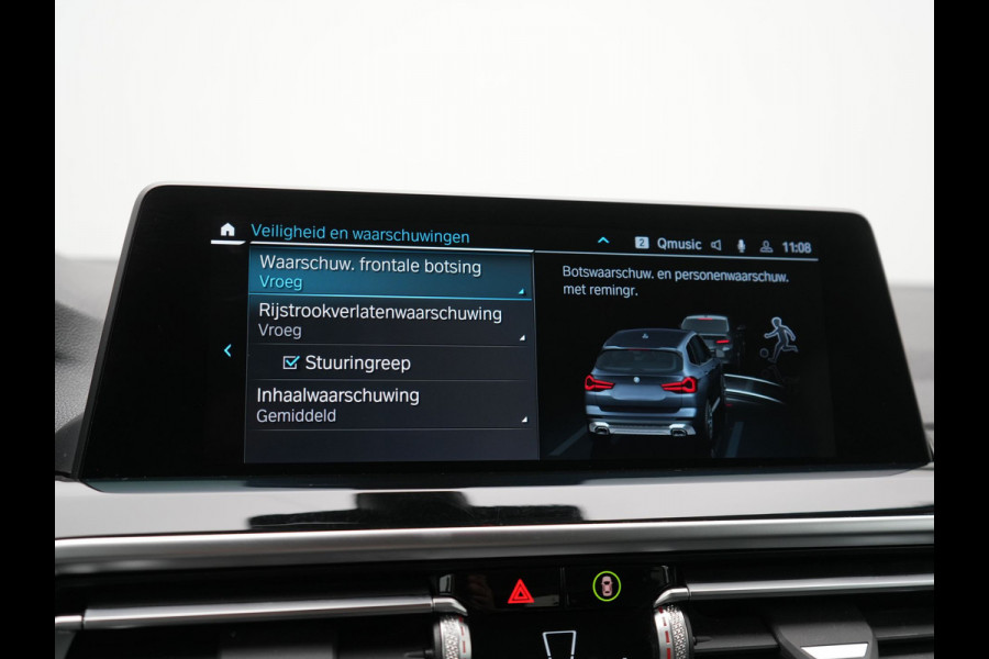 BMW X3 xDrive30e High Executive FACELIFT PHEV 293pk | Trekhaak Af Fabriek | Head Up | Camera | Harman / Kardon | Lederen Sportstoelen Memory & Ventilatie | Keyless | Blis | Stoelen & Stuur Verwarmd | Apple Carplay | Navigatie | DAB | Plug In Hybrid |