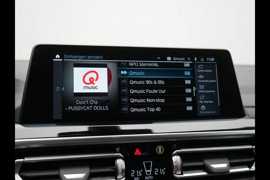 BMW X3 xDrive30e High Executive FACELIFT PHEV 293pk | Trekhaak Af Fabriek | Head Up | Camera | Harman / Kardon | Lederen Sportstoelen Memory & Ventilatie | Keyless | Blis | Stoelen & Stuur Verwarmd | Apple Carplay | Navigatie | DAB | Plug In Hybrid |