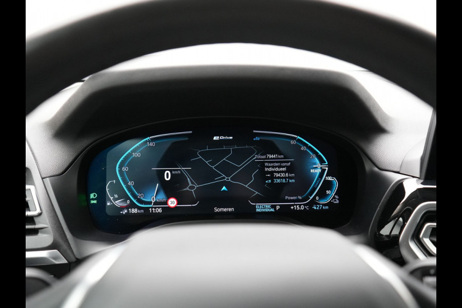 BMW X3 xDrive30e High Executive FACELIFT PHEV 293pk | Trekhaak Af Fabriek | Head Up | Camera | Harman / Kardon | Lederen Sportstoelen Memory & Ventilatie | Keyless | Blis | Stoelen & Stuur Verwarmd | Apple Carplay | Navigatie | DAB | Plug In Hybrid |