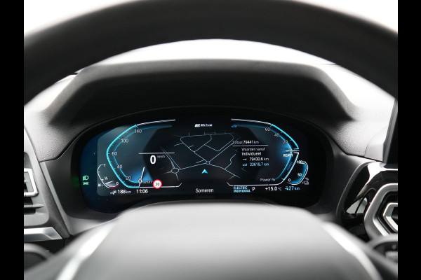 BMW X3 xDrive30e High Executive FACELIFT PHEV 293pk | Trekhaak Af Fabriek | Head Up | Camera | Harman / Kardon | Lederen Sportstoelen Memory & Ventilatie | Keyless | Blis | Stoelen & Stuur Verwarmd | Apple Carplay | Navigatie | DAB | Plug In Hybrid |