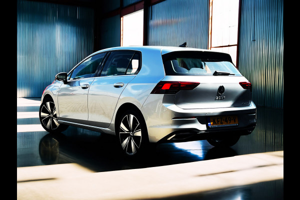 Volkswagen Golf 1.4 eHybrid Style plugin_204PK_Carplay_stoel massage_ACC