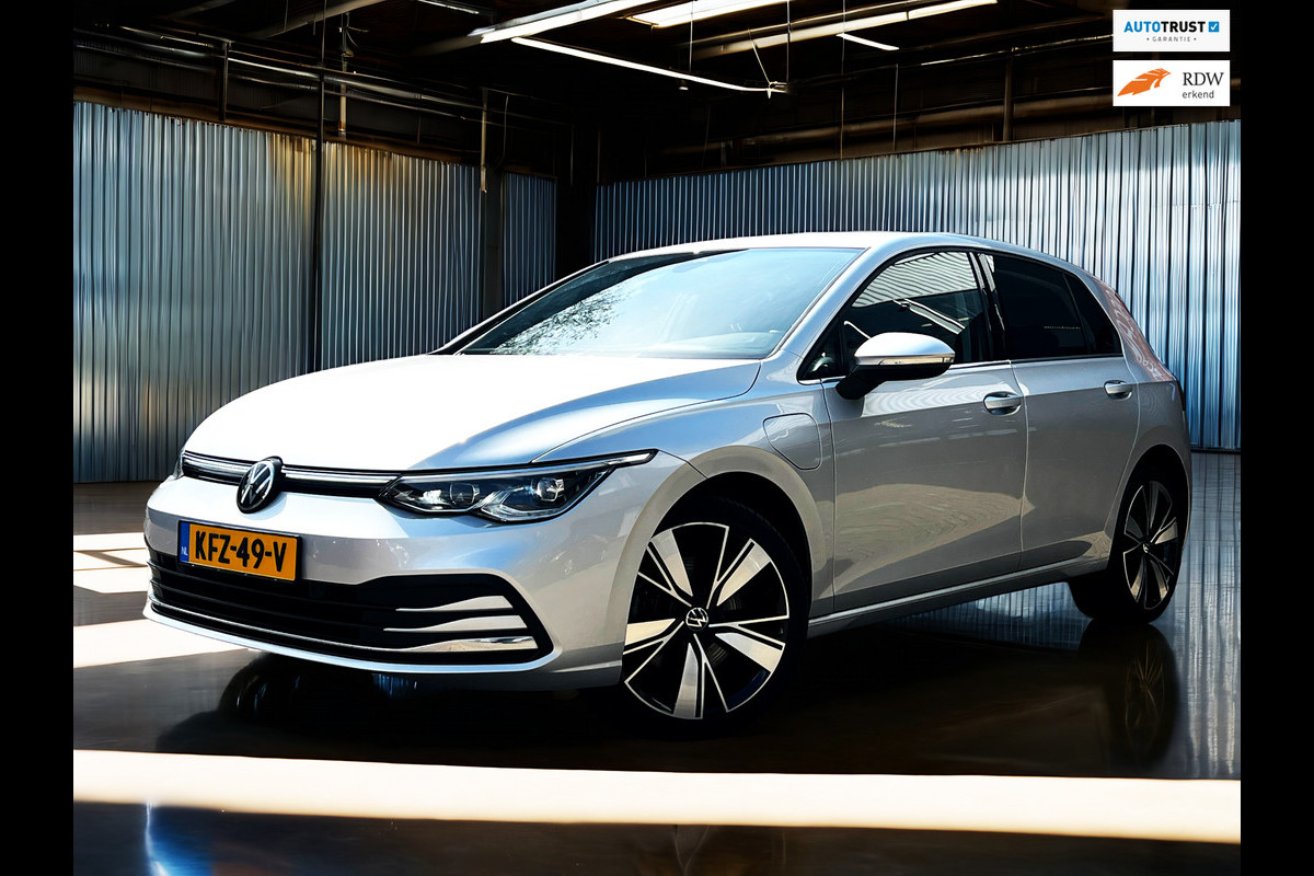 Volkswagen Golf 1.4 eHybrid Style plugin_204PK_Carplay_stoel massage_ACC