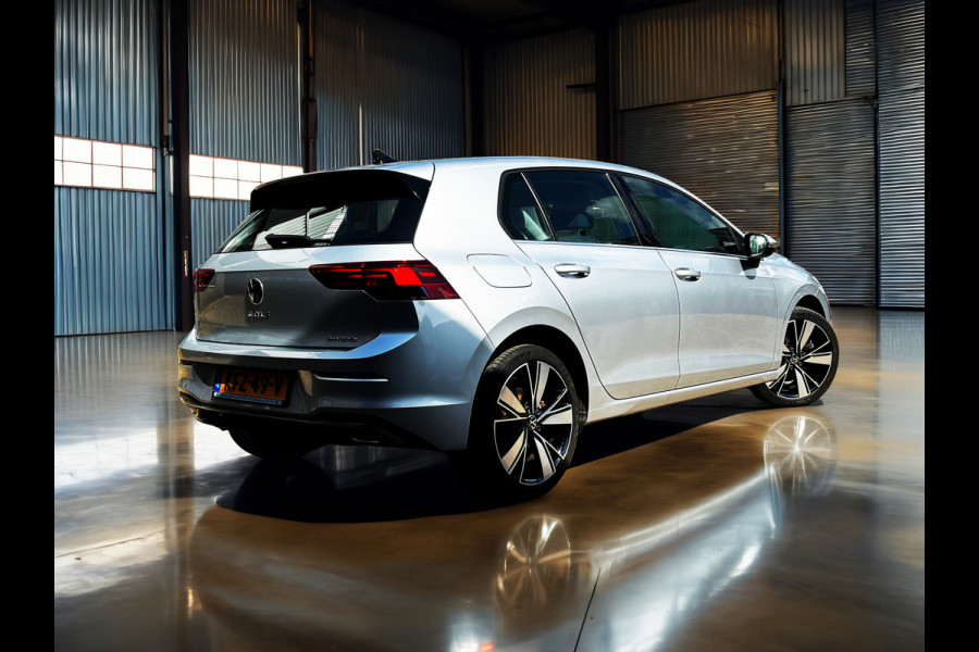 Volkswagen Golf 1.4 eHybrid Style plugin_204PK_Carplay_stoel massage_ACC