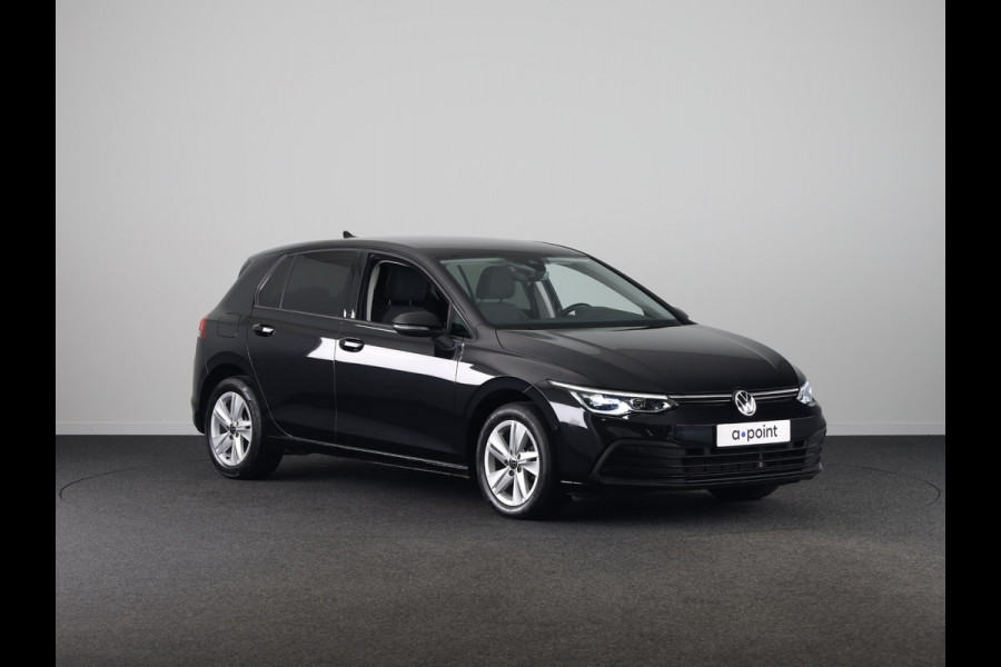 Volkswagen Golf 1.5 TSI Life Business 130 pk | Navigatie | Parkeersensoren (Park assist) | Adaptieve cruise control | Elektr. bestuurdersstoel | Autom. airco |