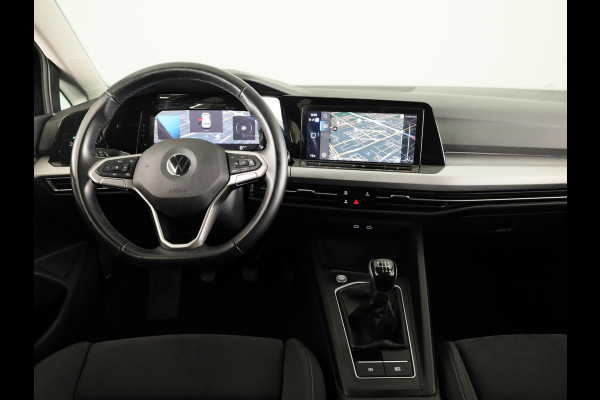 Volkswagen Golf 1.5 TSI Life Business 130 pk | Navigatie | Parkeersensoren (Park assist) | Adaptieve cruise control | Elektr. bestuurdersstoel | Autom. airco |