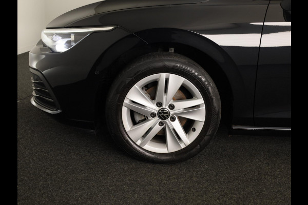 Volkswagen Golf 1.5 TSI Life Business 130 pk | Navigatie | Parkeersensoren (Park assist) | Adaptieve cruise control | Elektr. bestuurdersstoel | Autom. airco |
