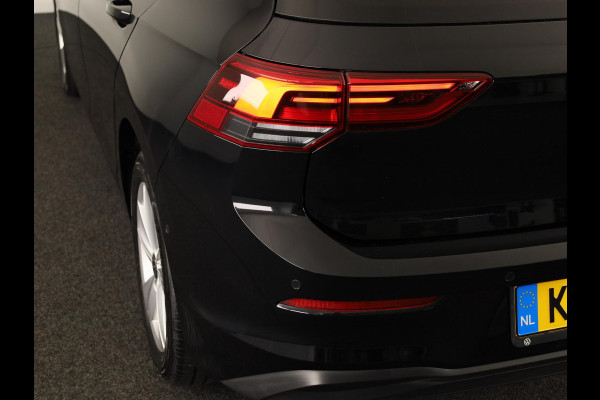 Volkswagen Golf 1.5 TSI Life Business 130 pk | Navigatie | Parkeersensoren (Park assist) | Adaptieve cruise control | Elektr. bestuurdersstoel | Autom. airco |