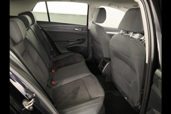 Volkswagen Golf 1.5 TSI Life Business 130 pk | Navigatie | Parkeersensoren (Park assist) | Adaptieve cruise control | Elektr. bestuurdersstoel | Autom. airco |