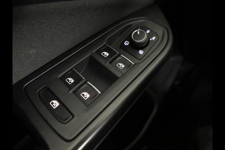 Volkswagen Golf 1.5 TSI Life Business 130 pk | Navigatie | Parkeersensoren (Park assist) | Adaptieve cruise control | Elektr. bestuurdersstoel | Autom. airco |