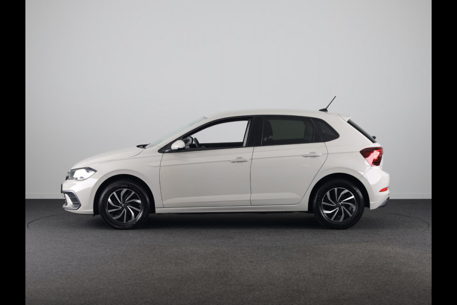 Volkswagen Polo 1.0 TSI Life Edition 95 pk | Verlengde garantie | Navigatie via App | Parkeersensoren achter | Achteruitrijcamera | Adaptieve cruise control |