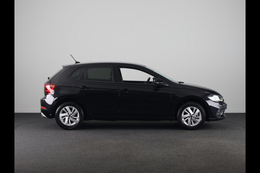 Volkswagen Polo 1.0 TSI Style 95 pk Automaat (DSG) | Navigatie | Parkeersensoren | Achteruitrijcamera | Matrix LED koplampen | Stoelverwarming |